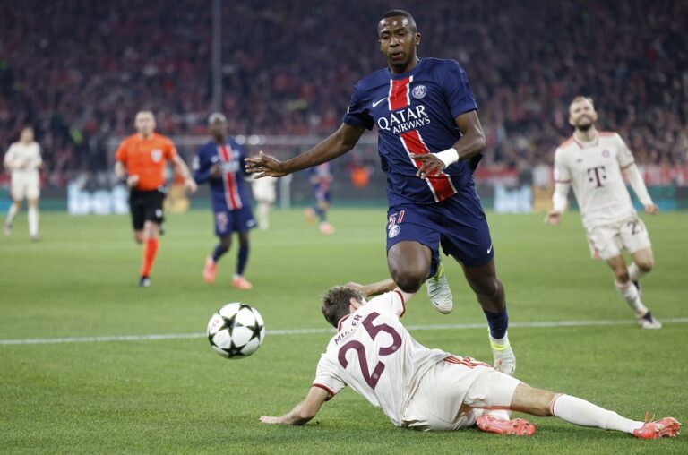 Welcher TV-Sender überträgt PSG – Bayern (Hinspiel) live?